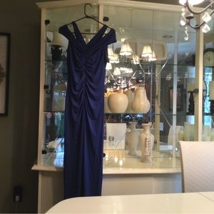 🎄🎄NWT Venus formal lined ruched gown.